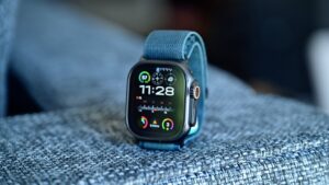 watchOS 11.5 rolls out focusing on stability and quality updates