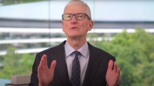 Tim Cook praises Trump in US tech titan meeting