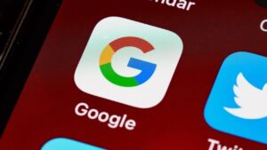 Apple looking to AI for Safari search rumor forces rare & terse Google denial