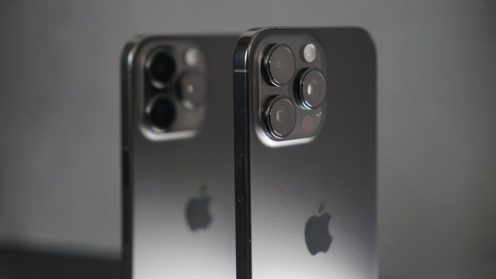 Apple inches up share of direct iPhone sales but carriers dominate the field Apple inches up share of direct iPhone sales but carriers dominate the field