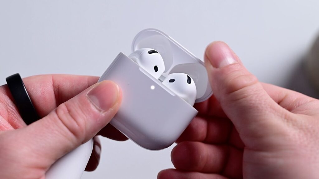 Crime blotter: Two sentenced in AirPod theft scheme Crime blotter: Two sentenced in AirPod theft scheme