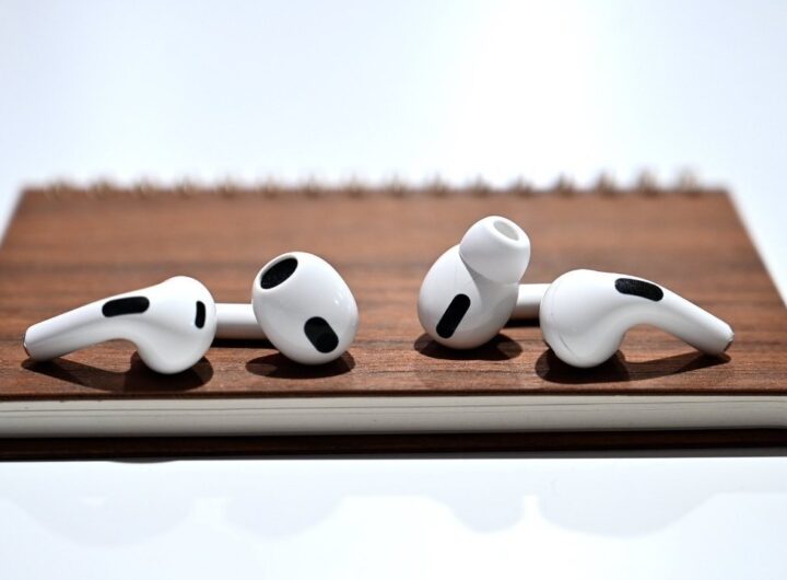 Camera-equipped AirPods coming in 2026, lighter AirPods Max in 2027