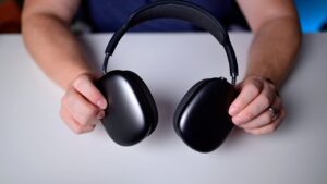 New firmware available for AirPods Max with USB-C port