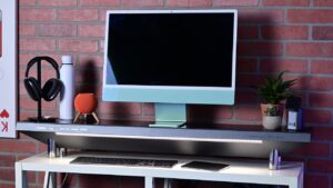 Hexcal Studio review: A desk stand that wants to do more, but is held back by price