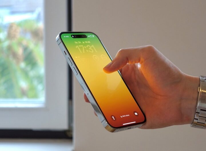 Apple accused of cashing in as UK battles phone theft surge