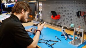 EU repair laws start June 20 – How compliant is Apple?