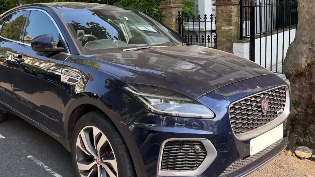 Couple steals back their own car after tracking an AirTag in it Couple steals back their own car after tracking an AirTag in it