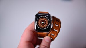 watchOS 26 beta crashes Hermes Apple Watches, Apple urges users to hold off