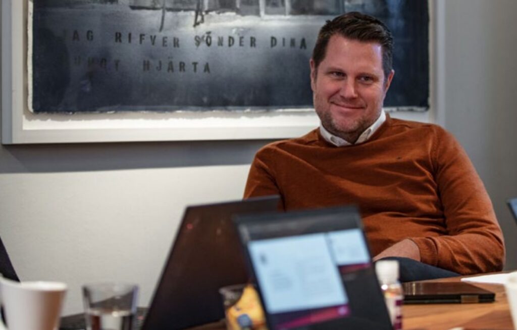 Embracer CEO Lars Wingefors will step down as CEO; deputy Phil Rogers will take his place Embracer CEO Lars Wingefors will step down as CEO; deputy Phil Rogers will take his place
