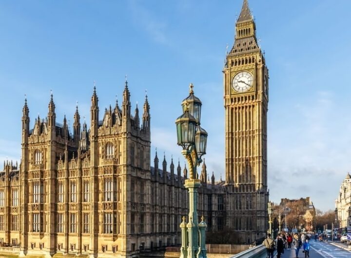 UK will back down over its demands on Apple for an encryption backdoor