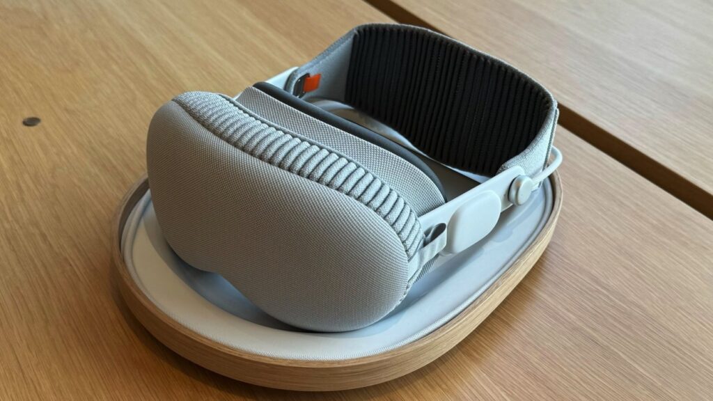 Apple accuses ex-engineer of stealing details of unreleased Apple Vision Pro features