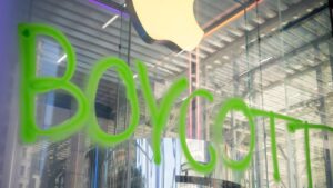 Fifth Avenue Apple Store hit with Trump environmental protest graffiti