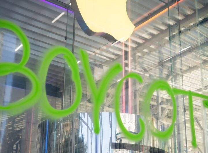 Fifth Avenue Apple Store hit with Trump environmental protest graffiti