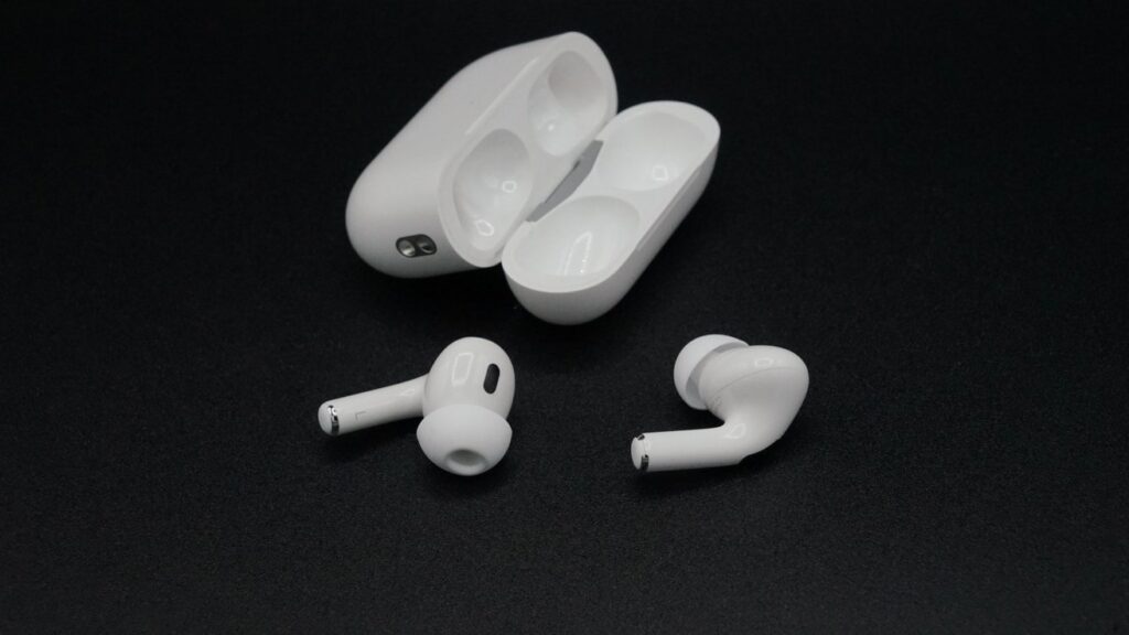 AirPods Pro 2 and AirPods 4 get new beta firmware AirPods Pro 2 and AirPods 4 get new beta firmware