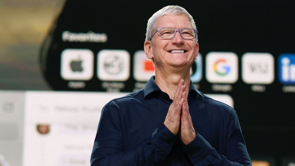 Tim Cook won’t get fired by Apple’s board of directors — and is likely to be chairman soon Tim Cook won’t get fired by Apple’s board of directors — and is likely to be chairman soon