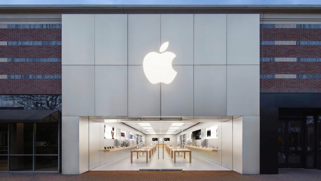 Apple Partridge Creek closing, as downtown Detroit store nears its opening