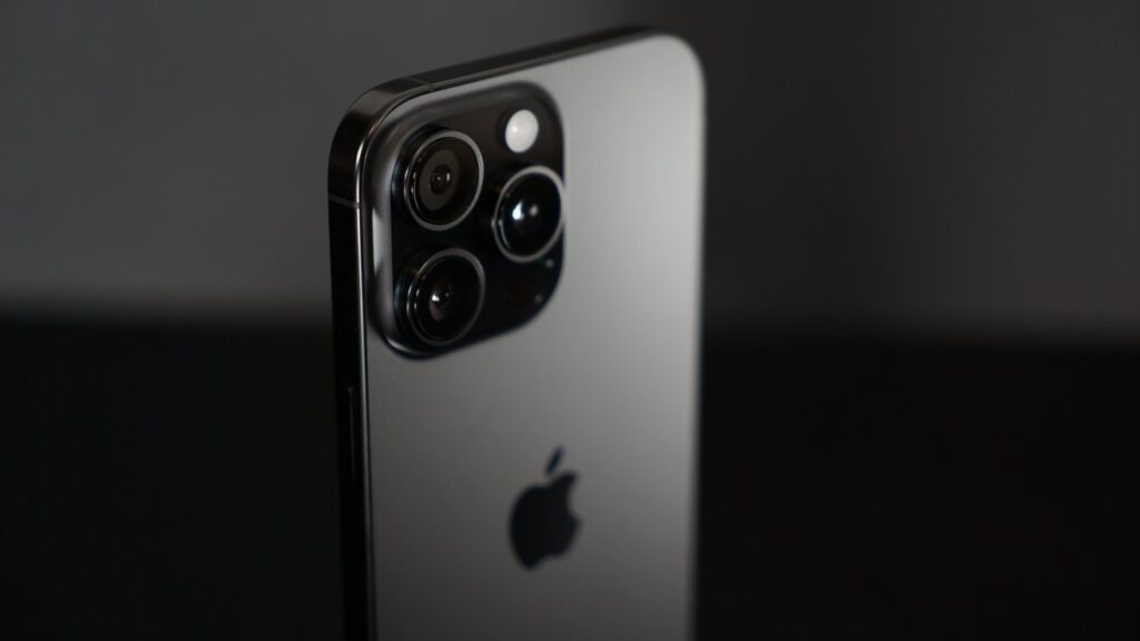 UK announces plans to further regulate Apple and Google
