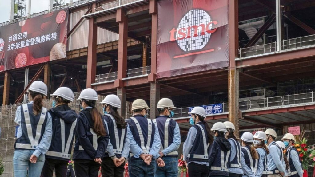 Trump claims TSMC will invest 0 billion in Arizona, pledges semiconductor tariff Trump claims TSMC will invest 0 billion in Arizona, pledges semiconductor tariff