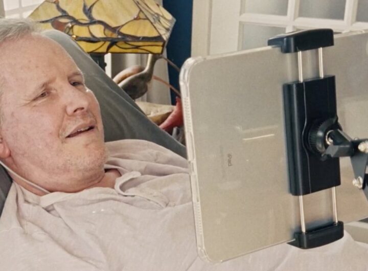 ALS sufferer uses iPad in demonstration of thought control
