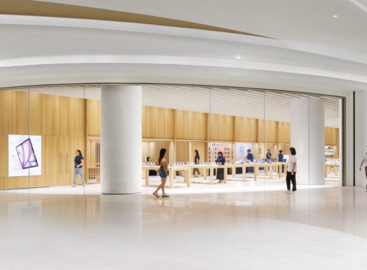 As Apple closes one China store, it opens another one in Shenzen