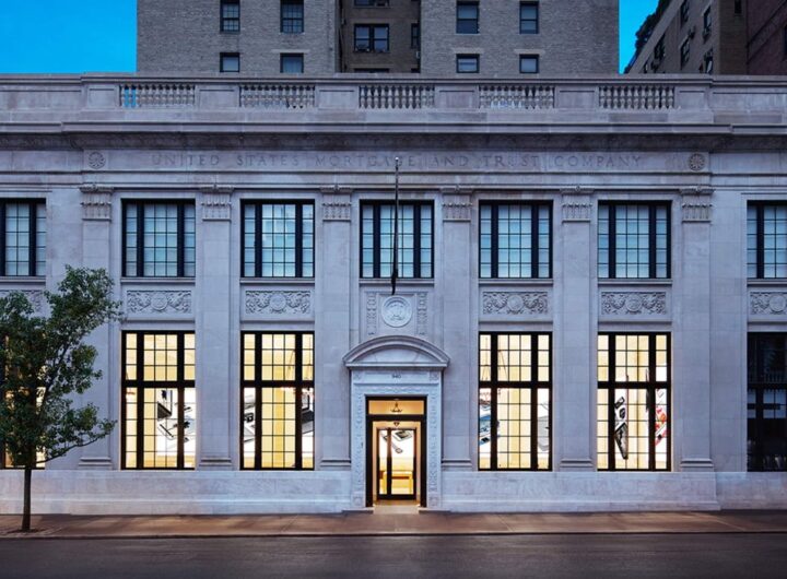 Crime blotter: 94-year-old man attacked in Apple Store