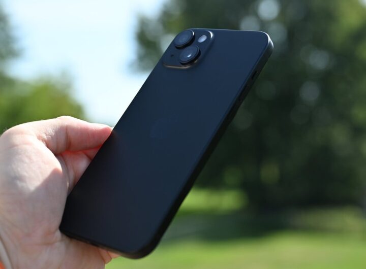 iPhone growth props up global smartphone market in 2025