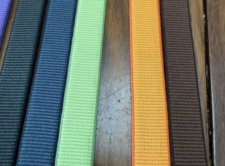 Inconsistency between TechWoven & iPhone 17 crossbody strap makes everything look fake