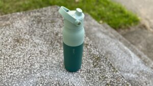 Larq PureVis 2 review: A smart water bottle that makes hydration easier