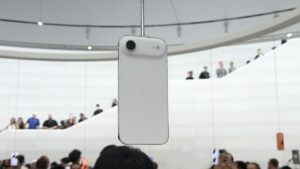 Apple exec likes that customers will struggle to choose between iPhone Air & Pro