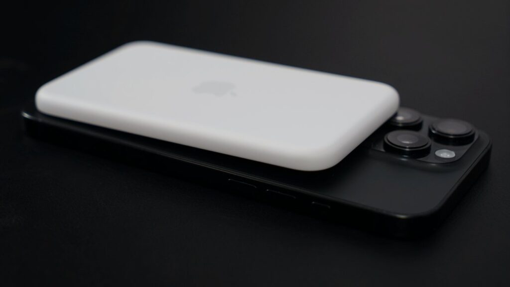 MagSafe Battery for iPhone Air absolutely does not fit properly on anything else