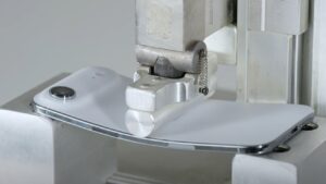 iPhone 17 Pro, iPhone Air excel in bend tests, still fragile for drop tests