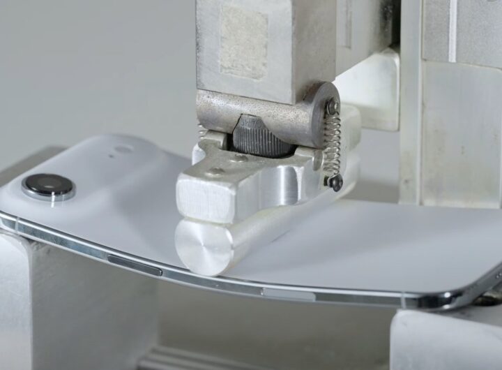 iPhone 17 Pro, iPhone Air excel in bend tests, still fragile for drop tests