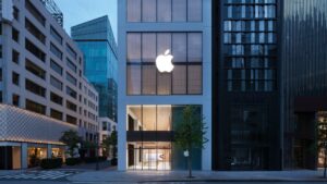 Apple Ginza reopens at its first home with a modern, sustainable redesign