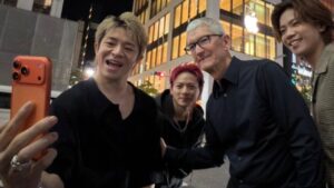 Tim Cook visits Japan for opening of Apple Ginza