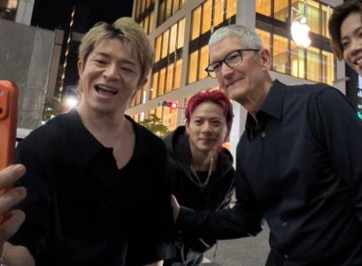 Tim Cook visits Japan for opening of Apple Ginza