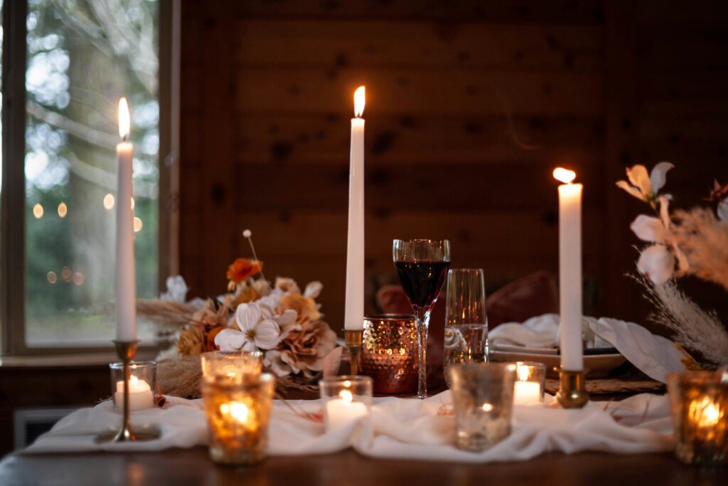 Friendsgiving Decor Ideas That Feel Warm, Stylish, and Effortless