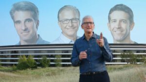 One of these three Apple executives will probably be Tim Cook’s replacement