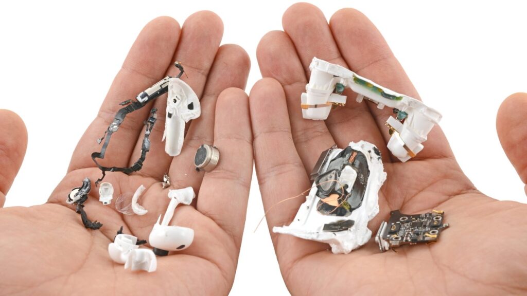 Unsurprisingly, AirPods Pro 3 still aren’t repairable
