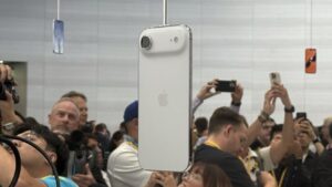 Apple & Samsung marketshare identical, flagships lead smartphone rebound