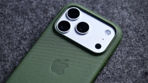 Apple TechWoven case review: Better than FineWoven, but not by much
