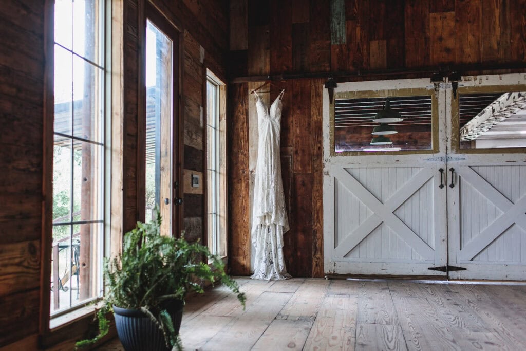How & Where to Rent an Airbnb Wedding Venue in Dallas