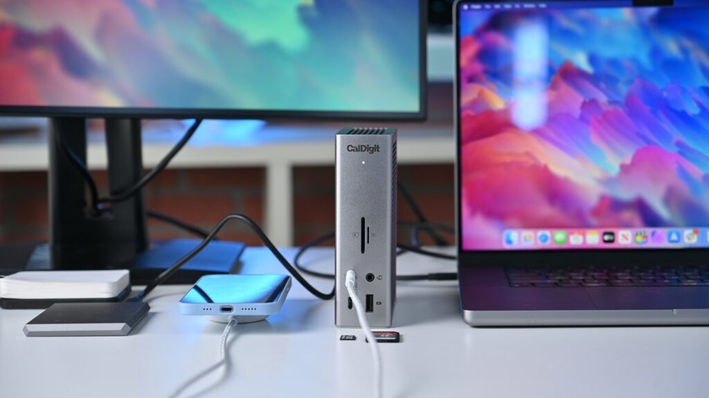Top 5 Black Friday deals on Thunderbolt 5, 4 docks knock up to 5 off