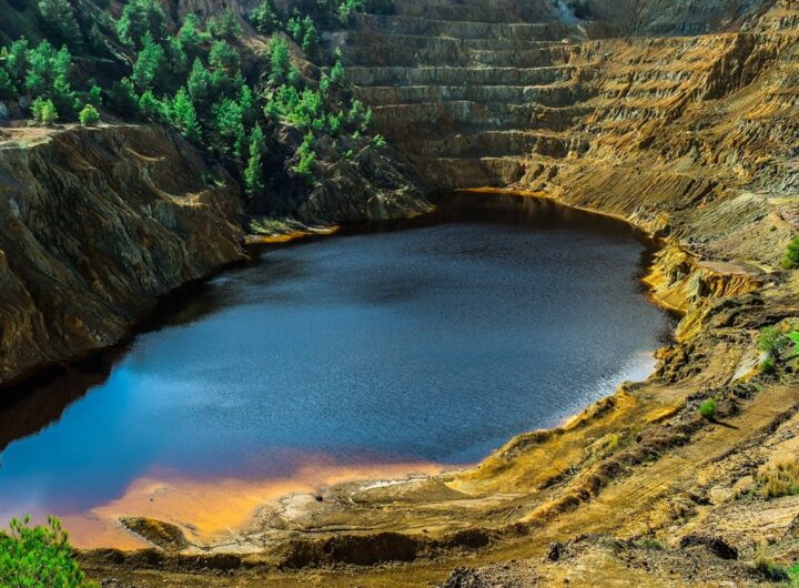 Apple faces new lawsuit over alleged use of conflict minerals