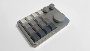 KiiBoom Cybrix 16 review: 16 keys, tons of usefulness