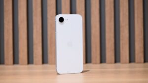 iOS 26.2 beta 1 seemingly pulled for devices using C1 modem