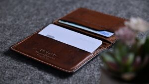 Nomad Tracking Card Pro review: Find My mixed with Apple Card aesthetics