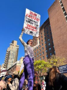 Openigloo’s Humorous Guerrilla Strategy Stays the Course at the NYC Marathon