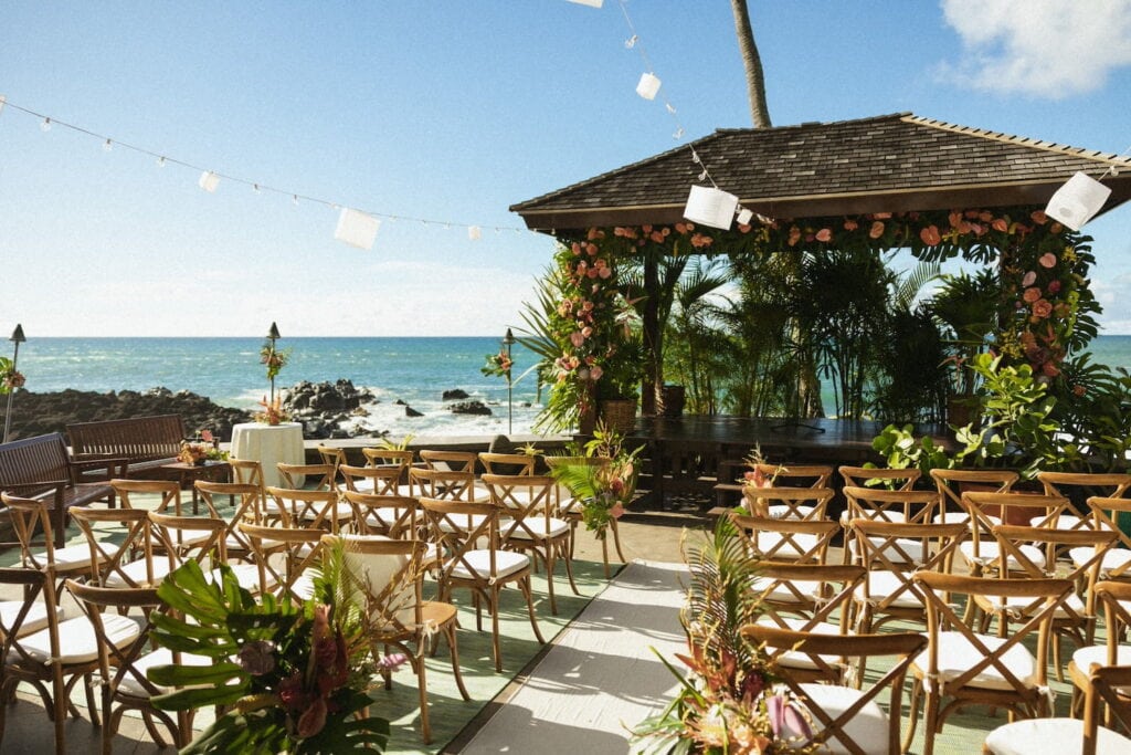 How & Where to Rent an Airbnb for a Wedding Venue in Hawaii How & Where to Rent an Airbnb for a Wedding Venue in Hawaii