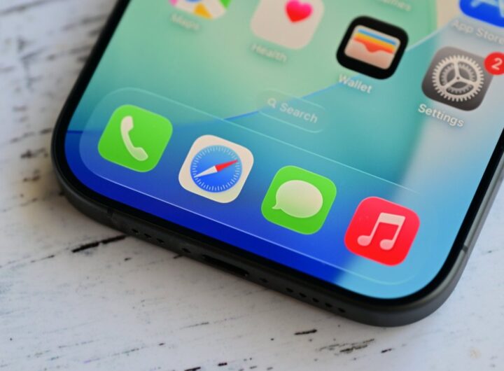 Blacklisted apps stayed on App Store despite US sanctions