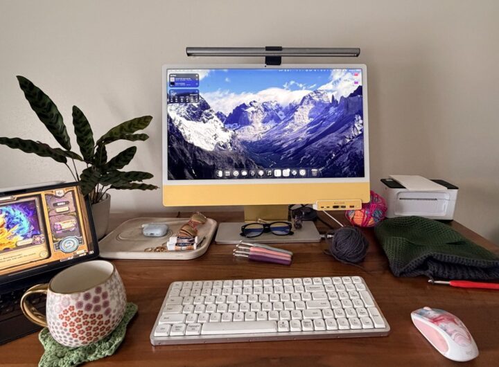 Amber’s ever-unchanging desk setup: low tech, but not no tech